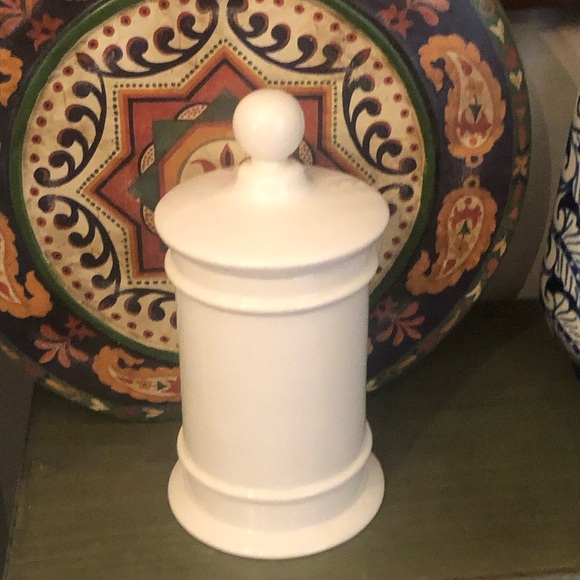 The Paula Scaletta Santa Barbara Ceramic Apothecary Jar - Picture 4 of 10